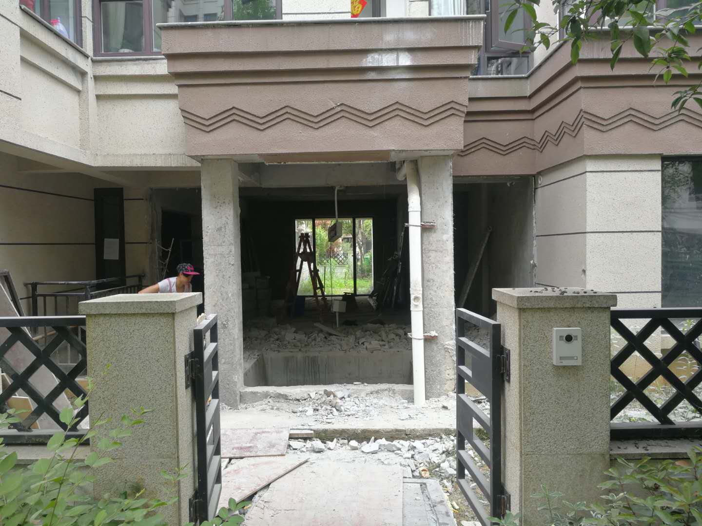 拆改、加建工程施工