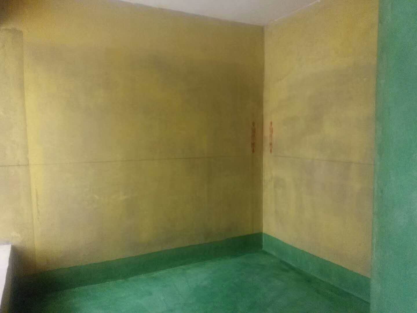 墙固地固十字交叉刷，做防霉防尘，防沙固土处理