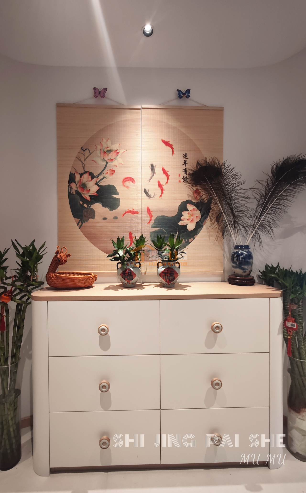 摆件，挂画，绿植，皆是主人的精心设计。