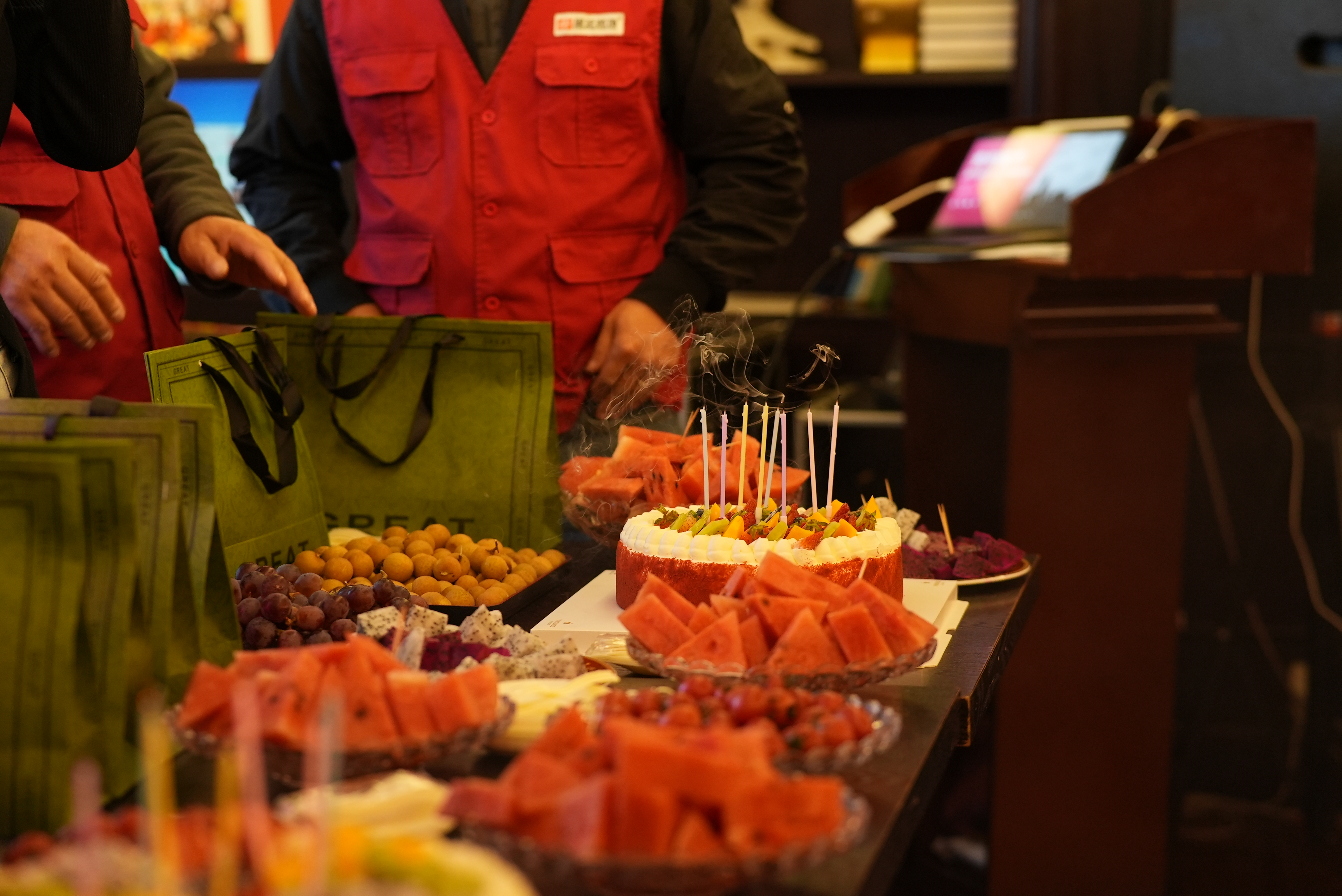 月度大会暨生日会圆满结束！